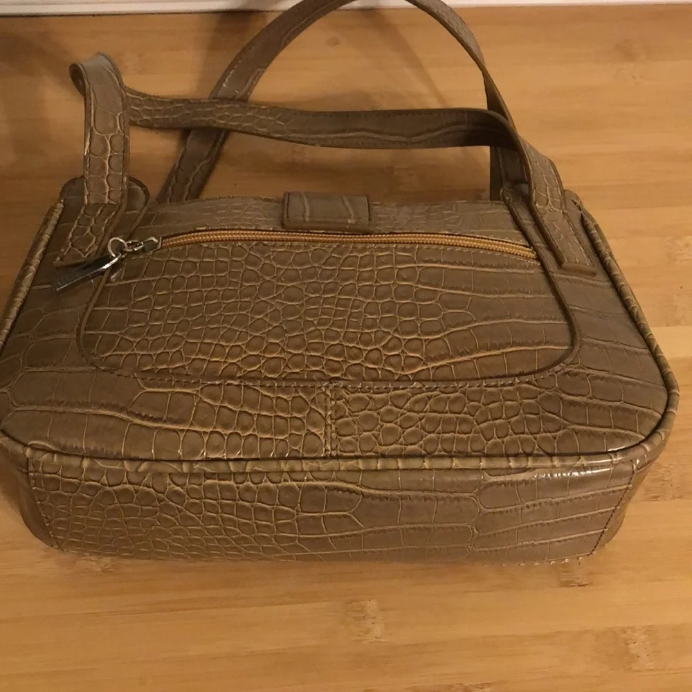 Crocodile-Embossed beautiful Faux leather shoulder Bag